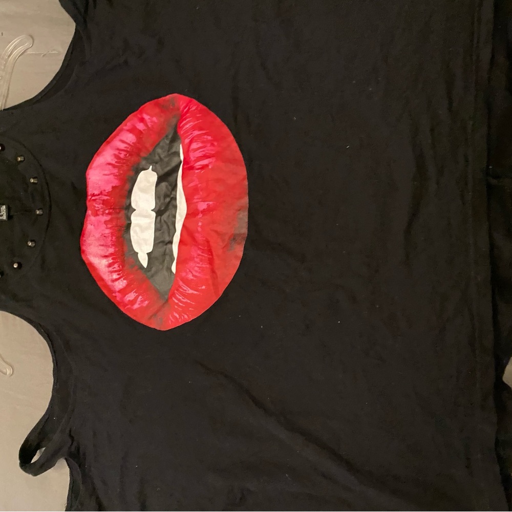 Women shirt